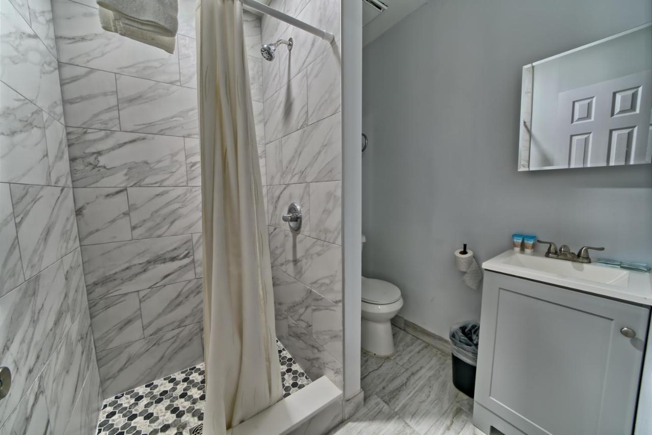 Lower Grand Lagoon Aqua View Motel מראה חיצוני תמונה