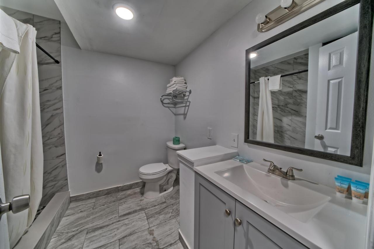 Lower Grand Lagoon Aqua View Motel מראה חיצוני תמונה