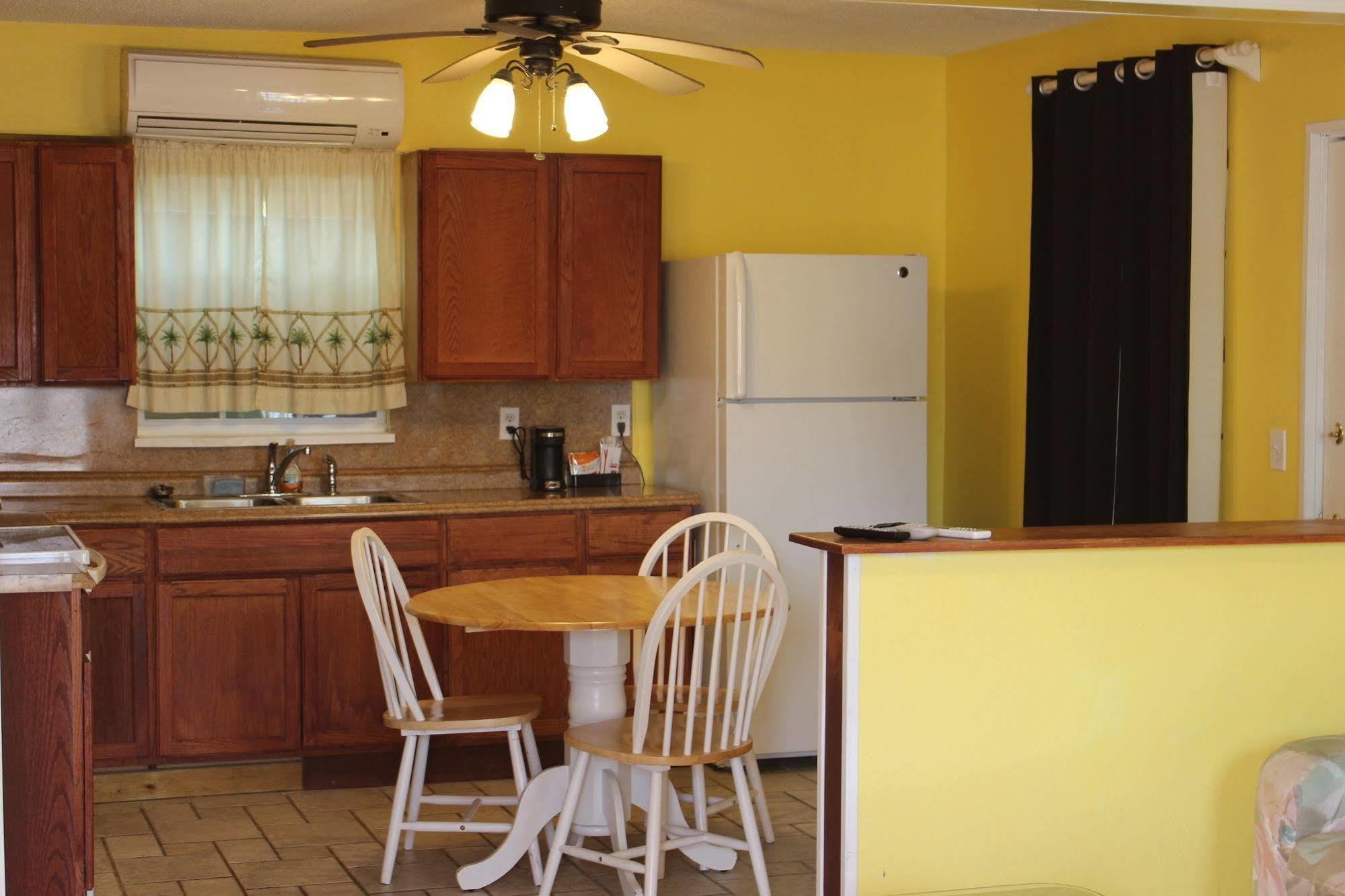 Lower Grand Lagoon Aqua View Motel מראה חיצוני תמונה
